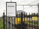 "Ik luister" (I will listen) - poster campaign (ProRail, the (...)(The poster for a crisis hotline is displayed in the railway environment.